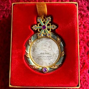 NIB “Enameled Photo Frame Ornament with Crystals”